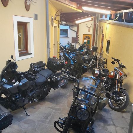 Gasthof Hirschenwirt Schoeder Bagian luar foto