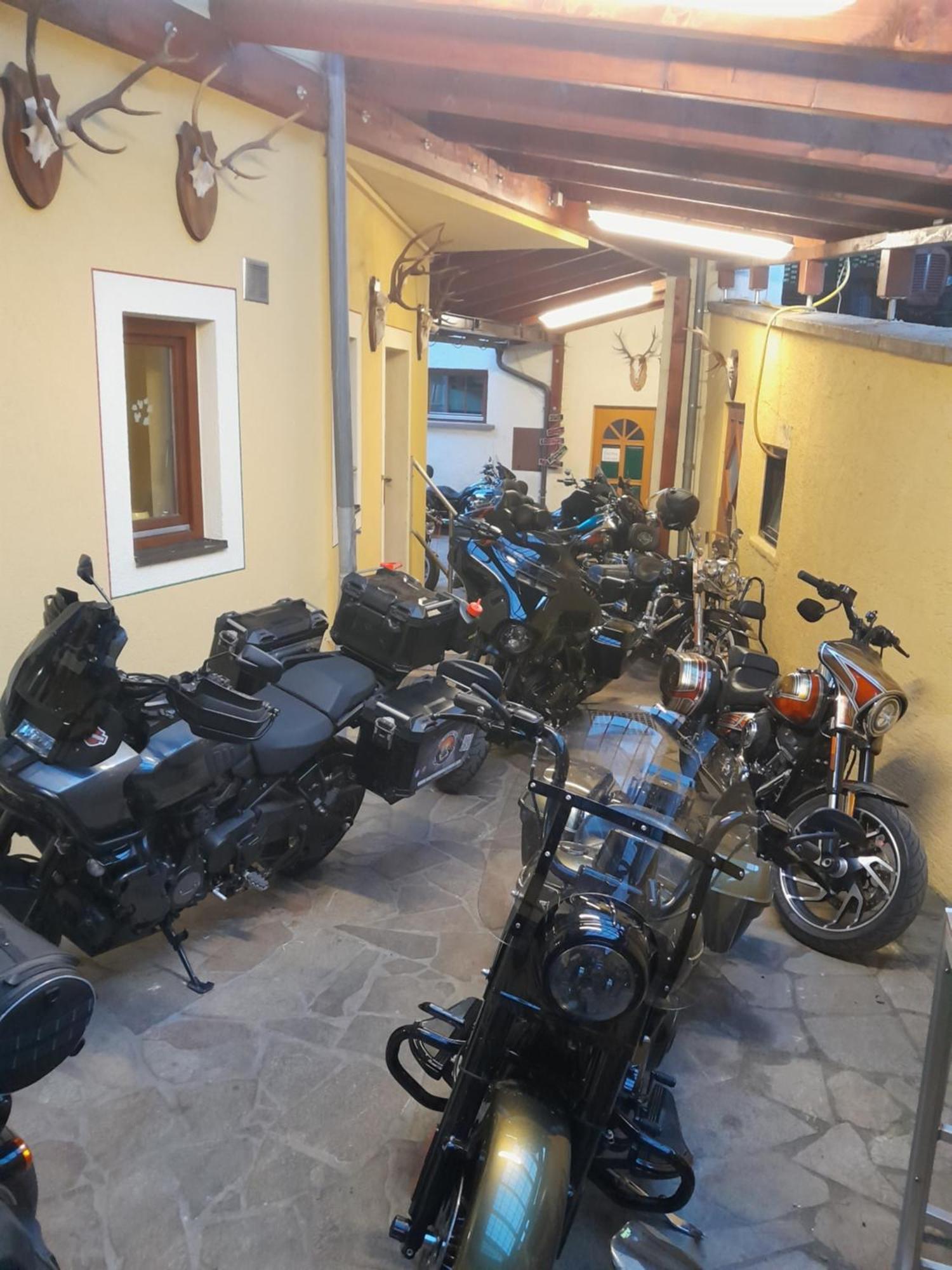 Gasthof Hirschenwirt Schoeder Bagian luar foto